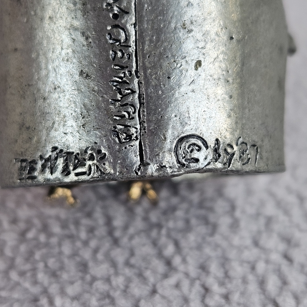 VTG W Gerard Pewter Castle Bell Miniature Gold-Tone King Queen Clapper 2" - Picture 8 of 8